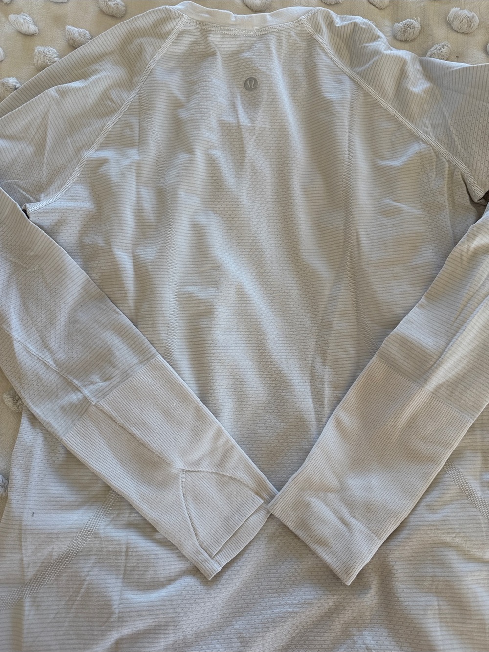 lululemon athletica Long Sleeve Tee in white with light grey offset stripe - Picture 2 of 2